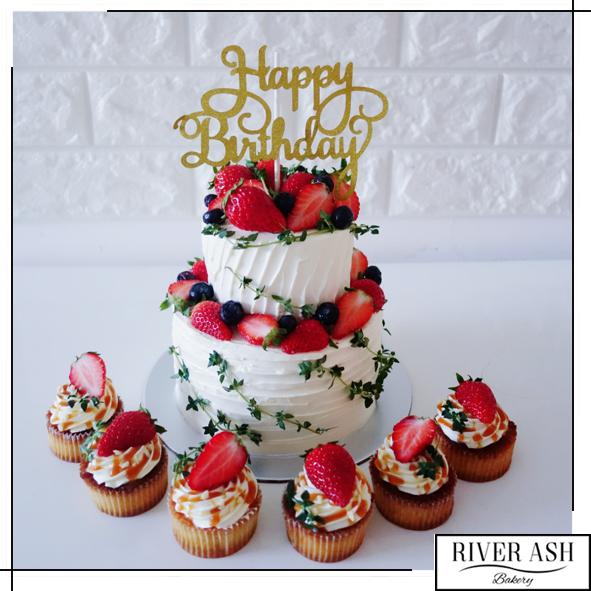 Rustic Berries Cake+Cupcakes Bundle