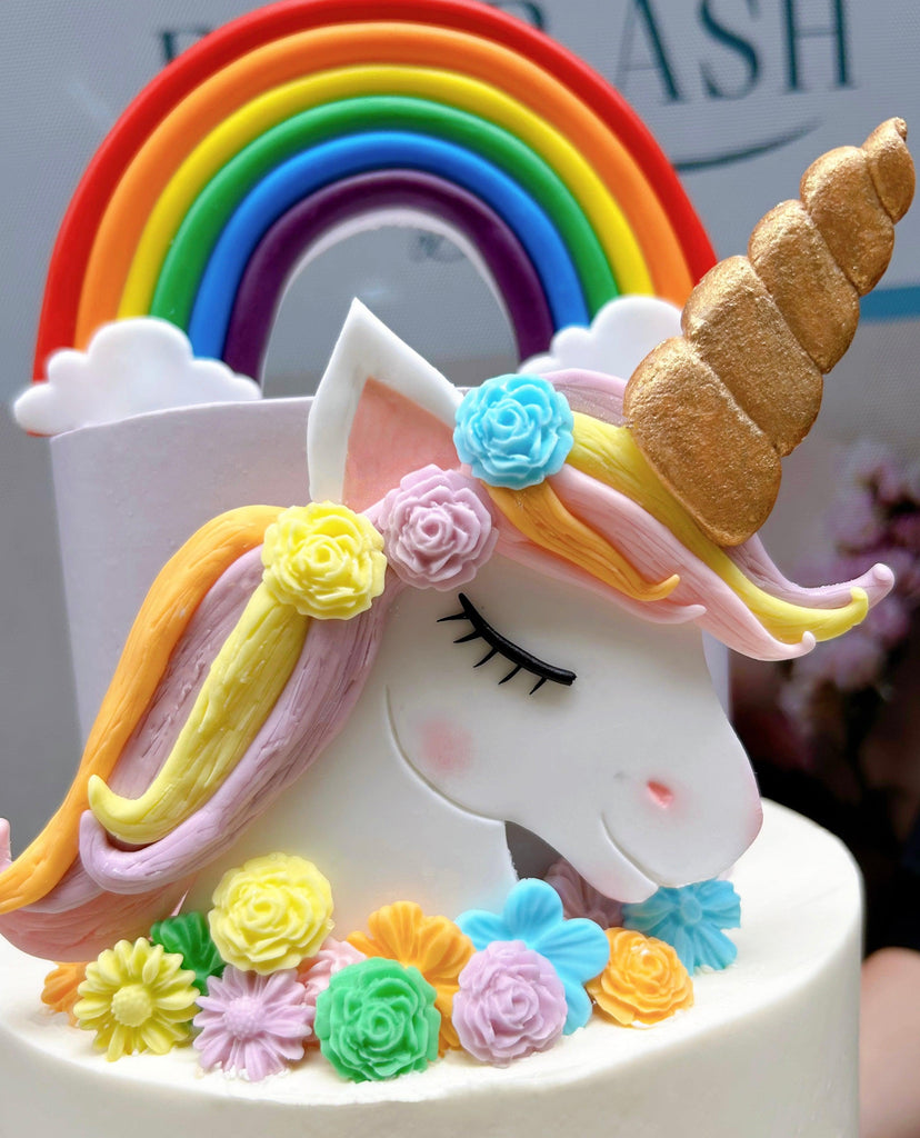 2D Magical Unicorn and Rainbow Cake