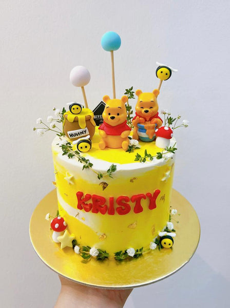 4" Tall Pooh Cake