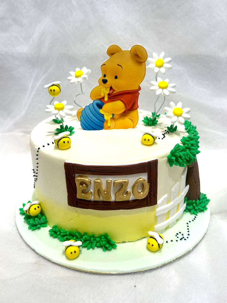 Winnie the pooh & Honey Pot Cake