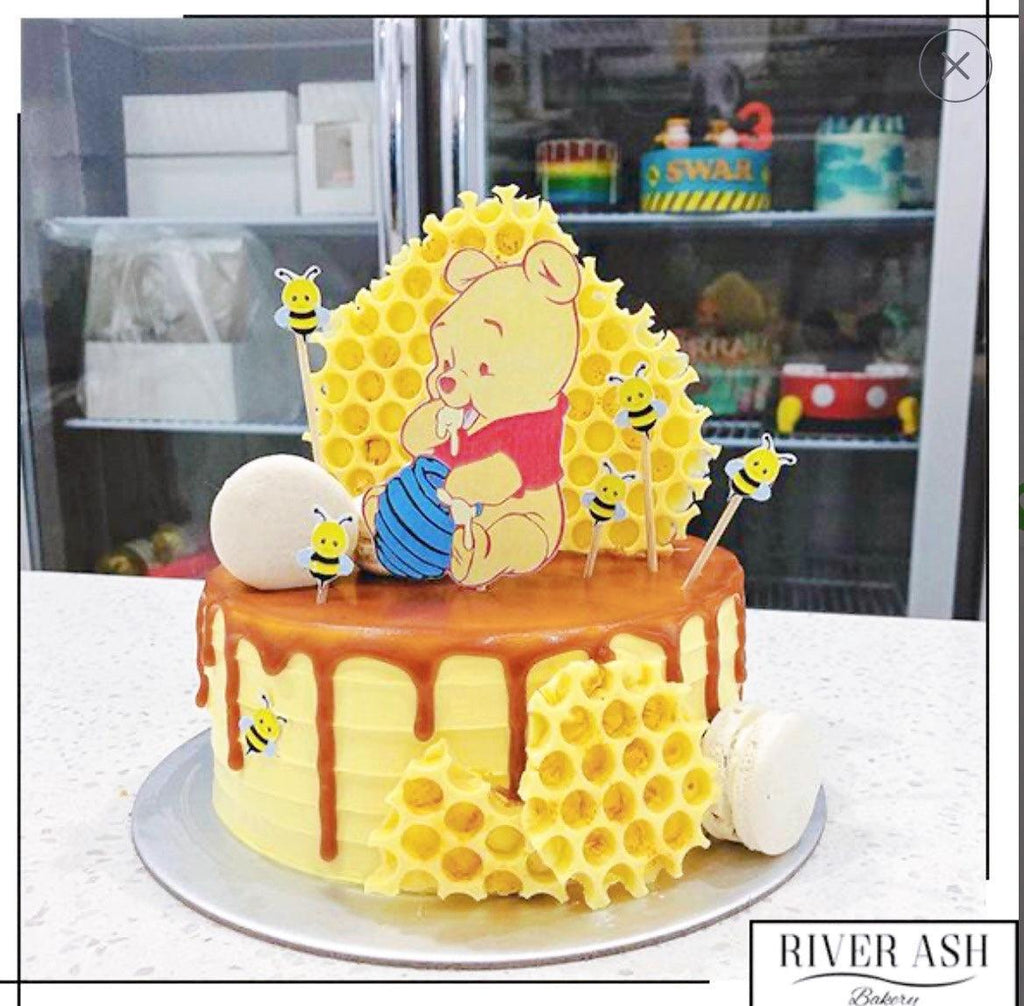 Bear and Honey Comb Cake