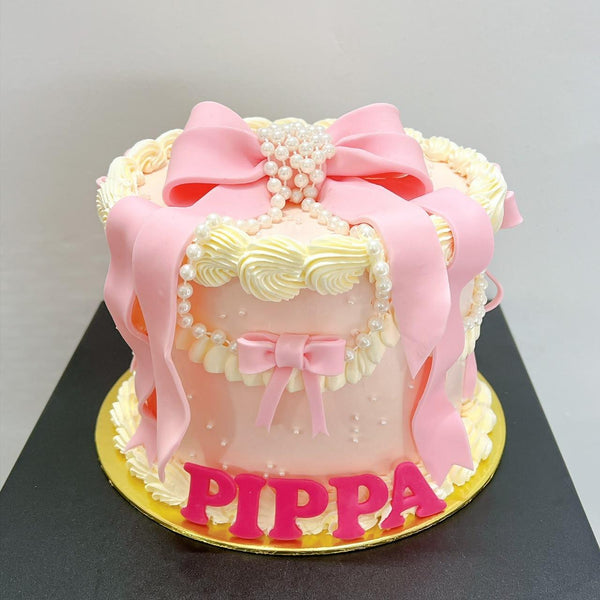 Bow & Pearls Cake