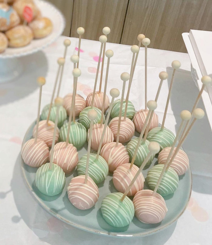 Customized Cake Pops