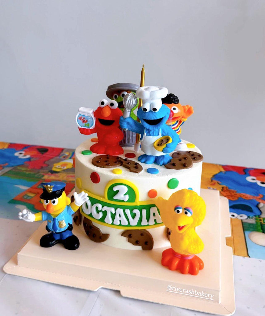Elmo Cookie Monster & friends Cake