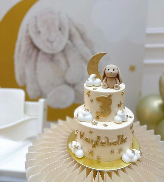 Fondant bunny with moon & clouds Cake