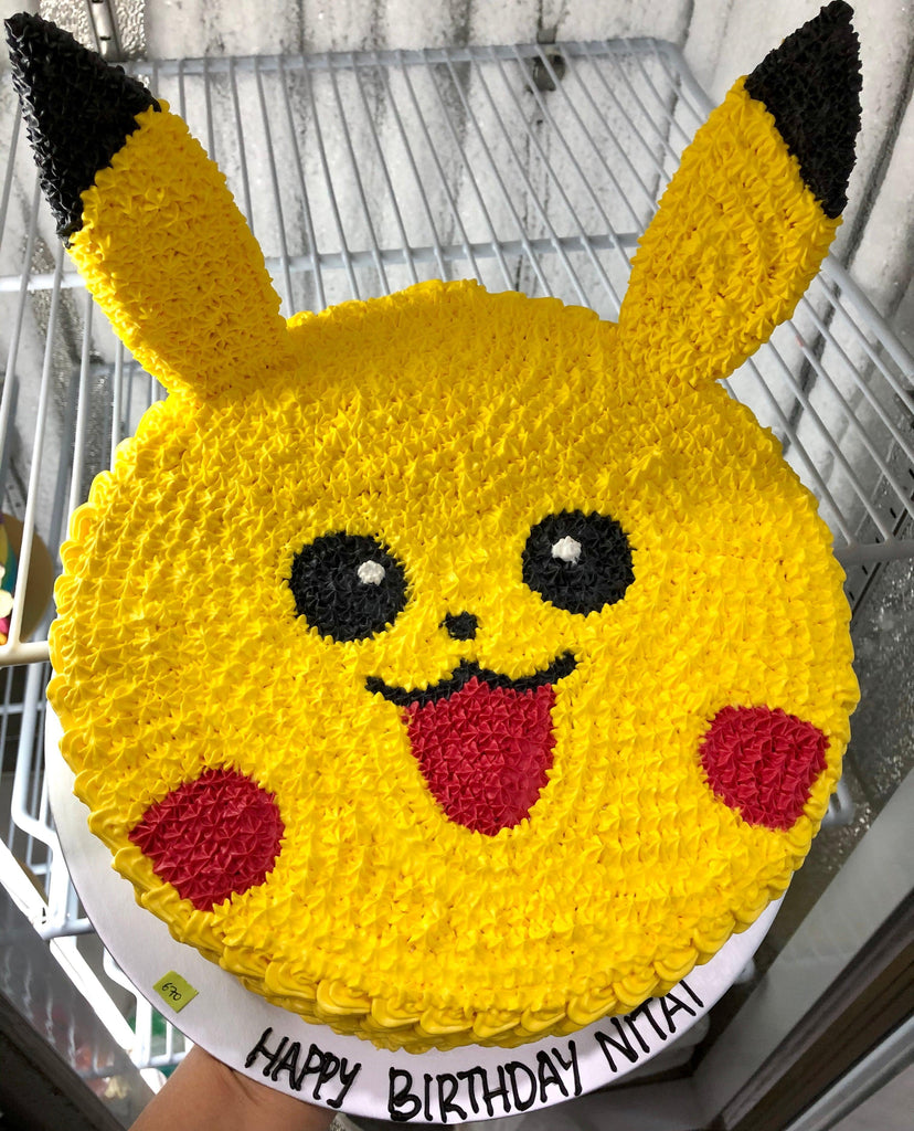 Hand piping Classic Pikachu Face Cake