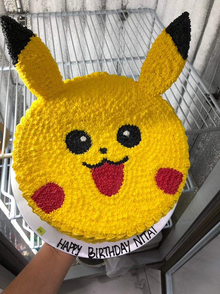 Hand piping Classic Pikachu Face Cake