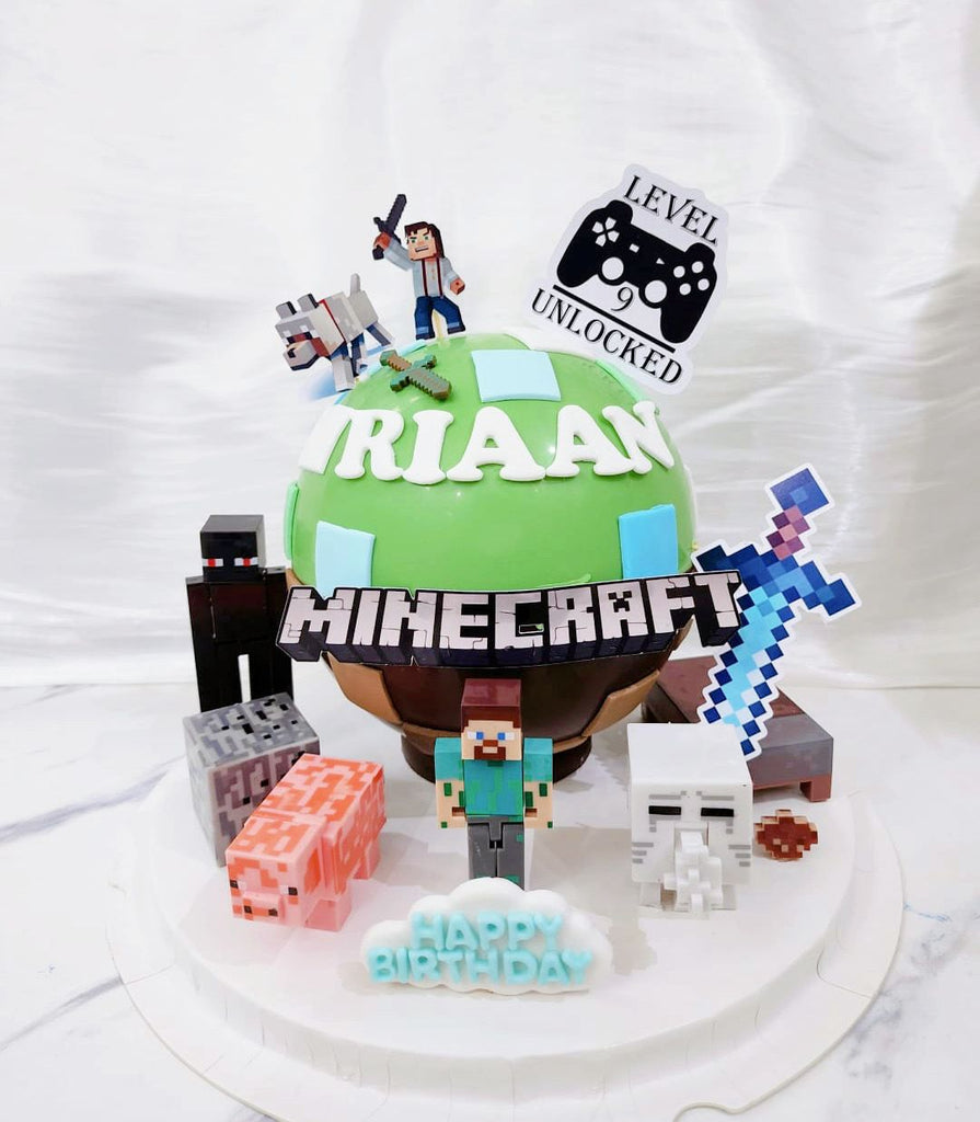 Minecraft Pinata Cake