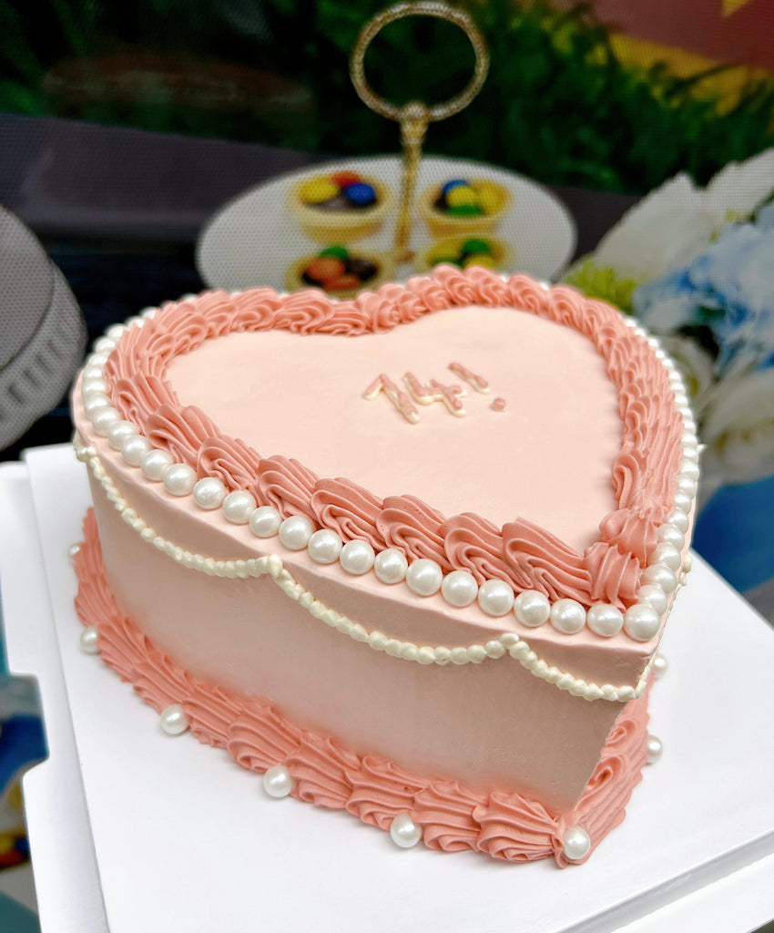 Minimalist Heart shape Vintage Cake