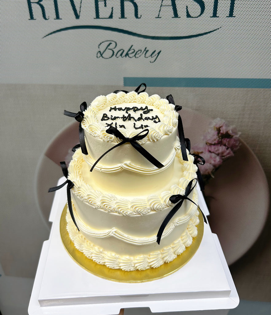 Romantic Vintage Style Ribbon Cake