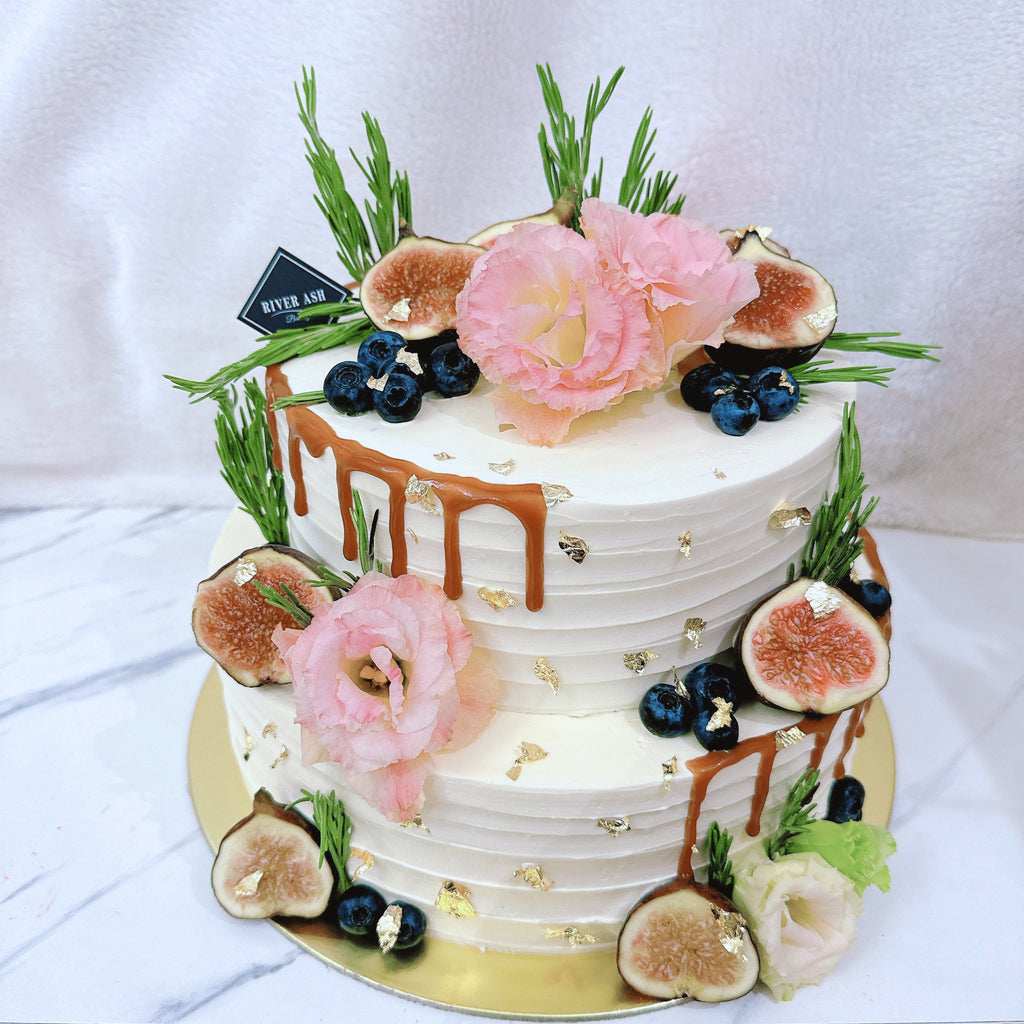 Rustic Cake with Floral, Figs and Drip