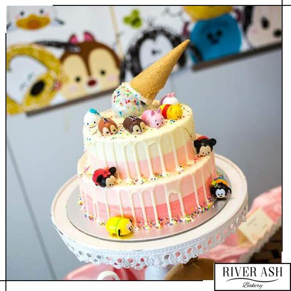 Stacking Tssum Tssum Cone Drip Cake