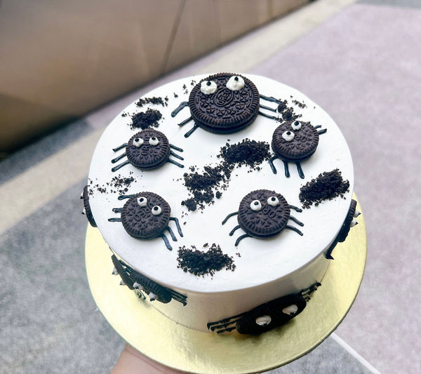 Spider Oreo Cookie cake