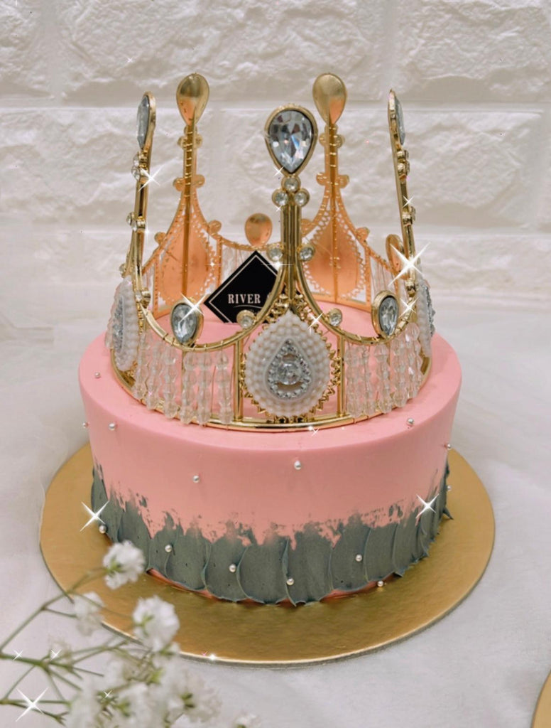 HBD pearl Cake with Gold Crown