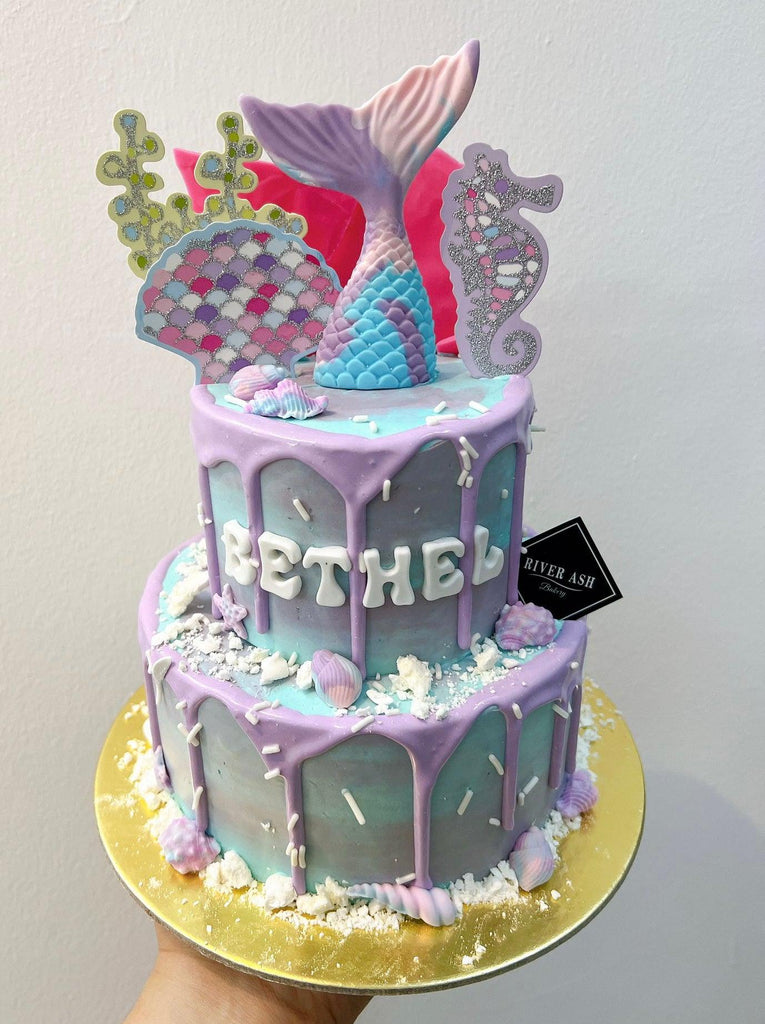 Magical Mermaid Drip Cake