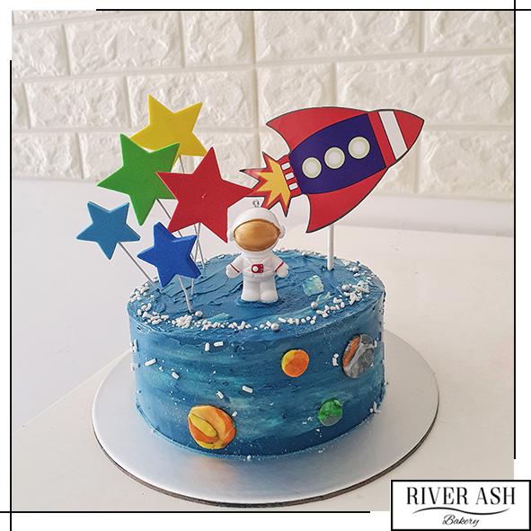 Planets, Ship and Astronaut Space Birthday Cake