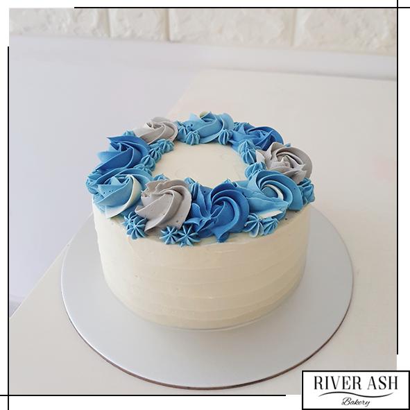 Floral Wreath with Flower Detailings Cake