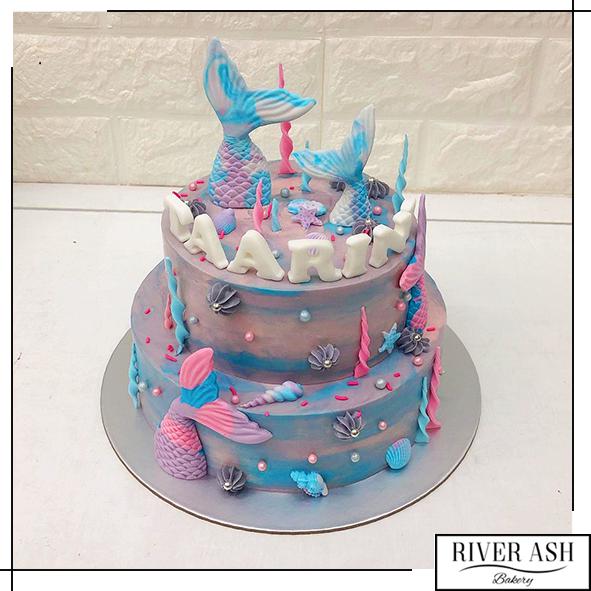 Cute Art & Craft Ideas - Splash 💦 This cute Dolphin Cake Topper is a  project from my book 'Taarttoppers voor Feestbeesten' using my new 'light  blue' pre colored Modelling Paste 😍 | Facebook