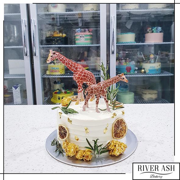 Giraffe Cake Topper with Name - EvyAnnDesigns